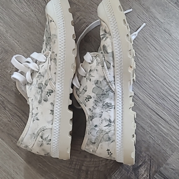 Palladium Canvas Shoes - Picture 7 of 8